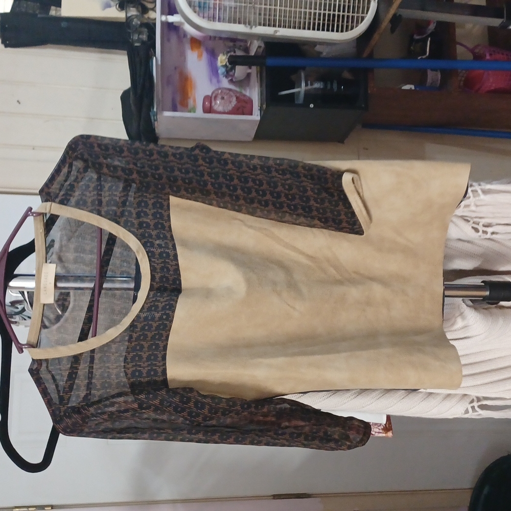Mid Arm length shirt